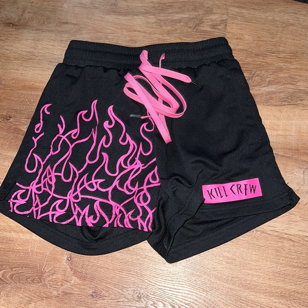 Killcrew shorts size small.